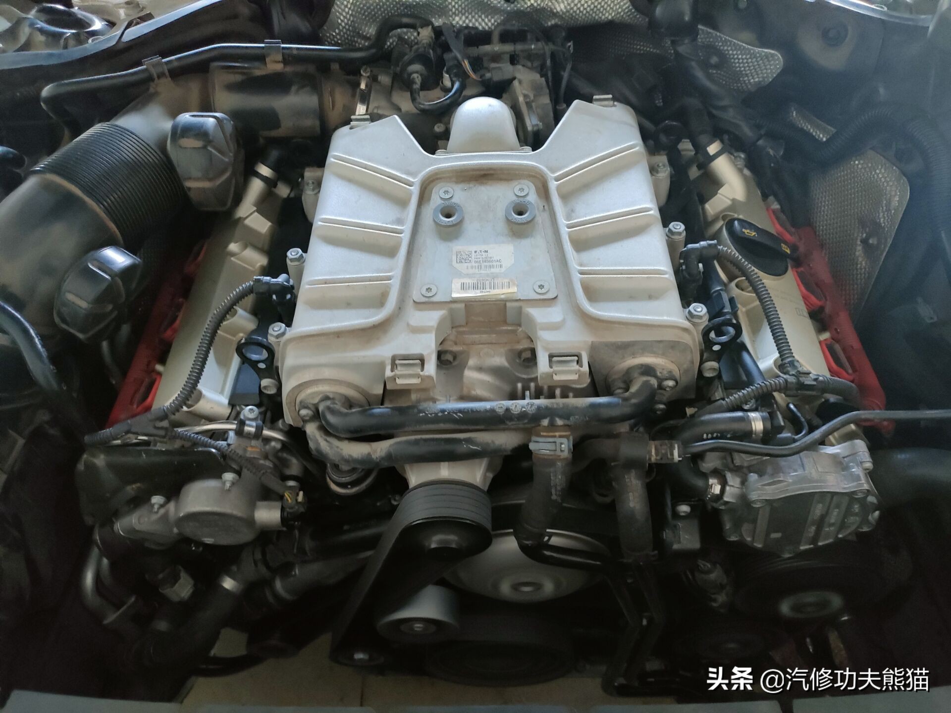 奥迪a8烧机油吗48v轻混,奥迪a8烧机油一千公里烧0.5正常吗