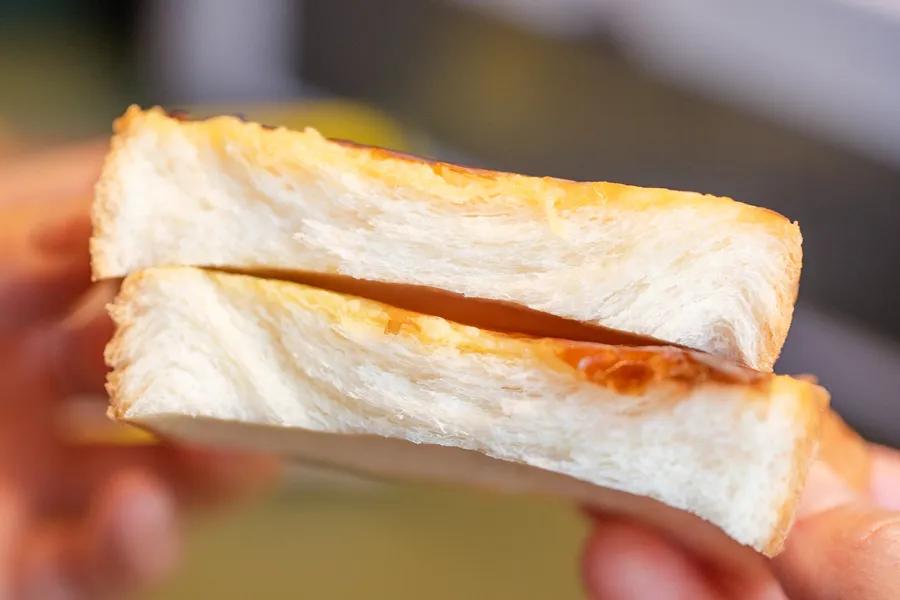 在李佳琪直播间买零食，是个划算的选择吗？