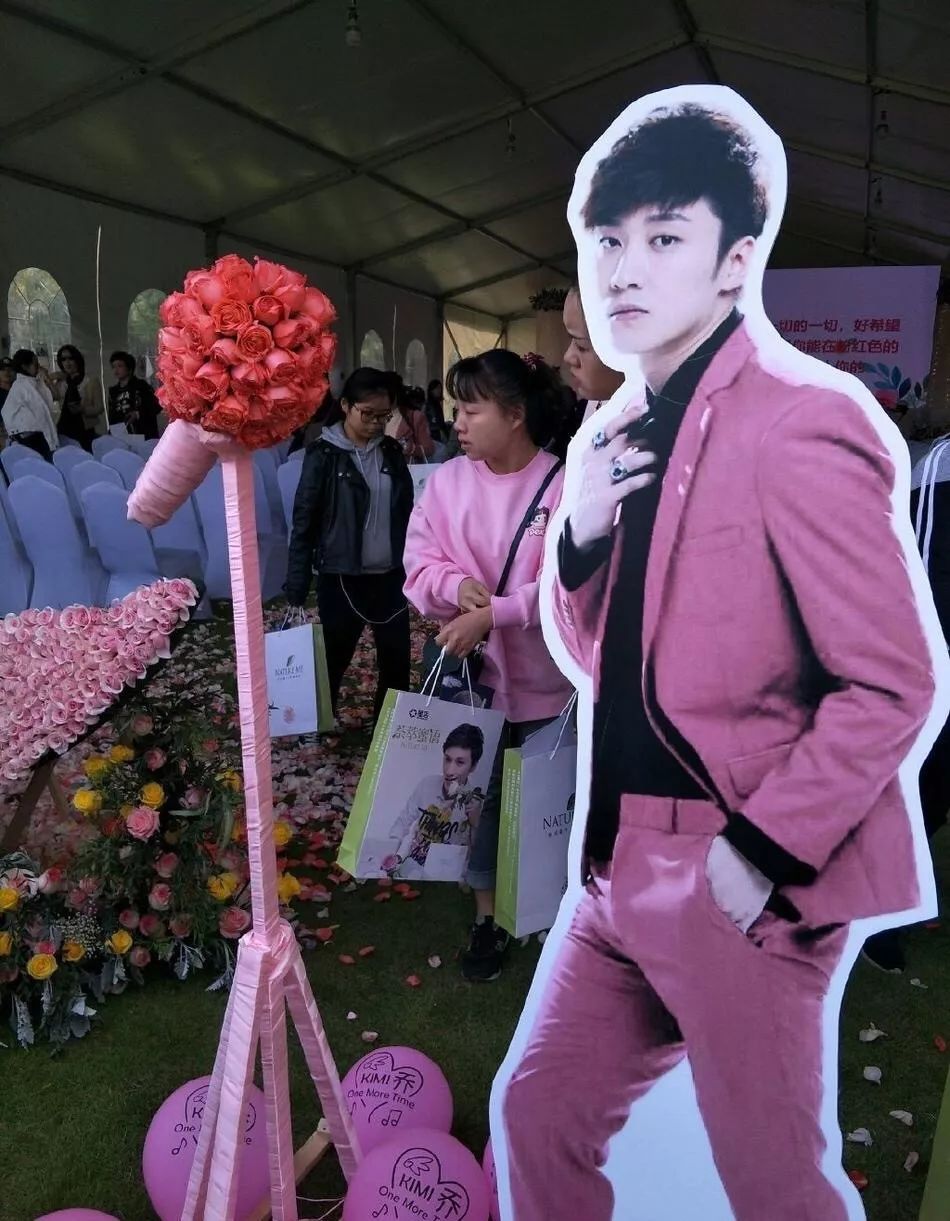 乔任梁去世粉丝集体哀悼泪目,乔任梁去世发文悼念亲朋好友