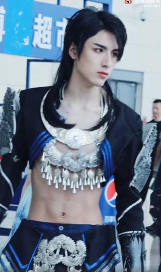 当天刀手游遇上剑三！秀秀和香香吃瓜，双五毒的样子不就是我吗？