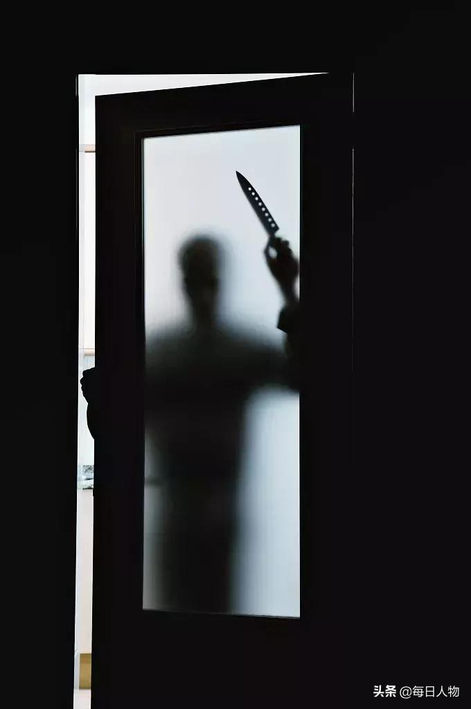 中南医院被刺医生已恢复意识，仍住ICU右手重伤无法再拿手术刀