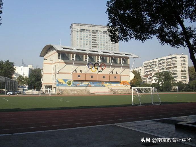 南京外国语学校和金陵中学哪个好,南京外国语学校和雅礼中学哪个好