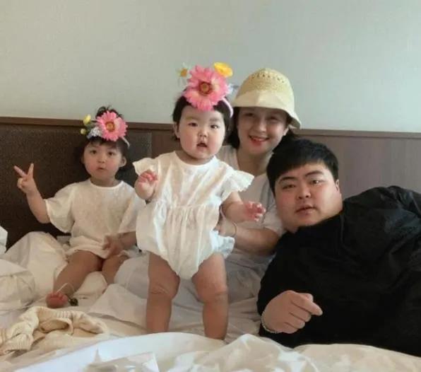 别让「假笑男孩」的悲剧,在她身上重演