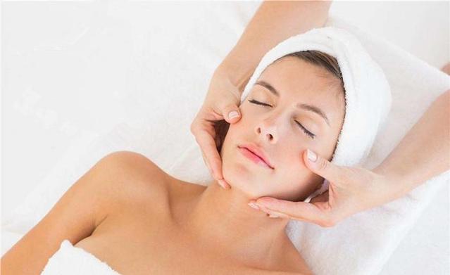 脸上暗沉有斑怎么办用什么护肤品,脸黄暗沉气血不足有斑怎么调理