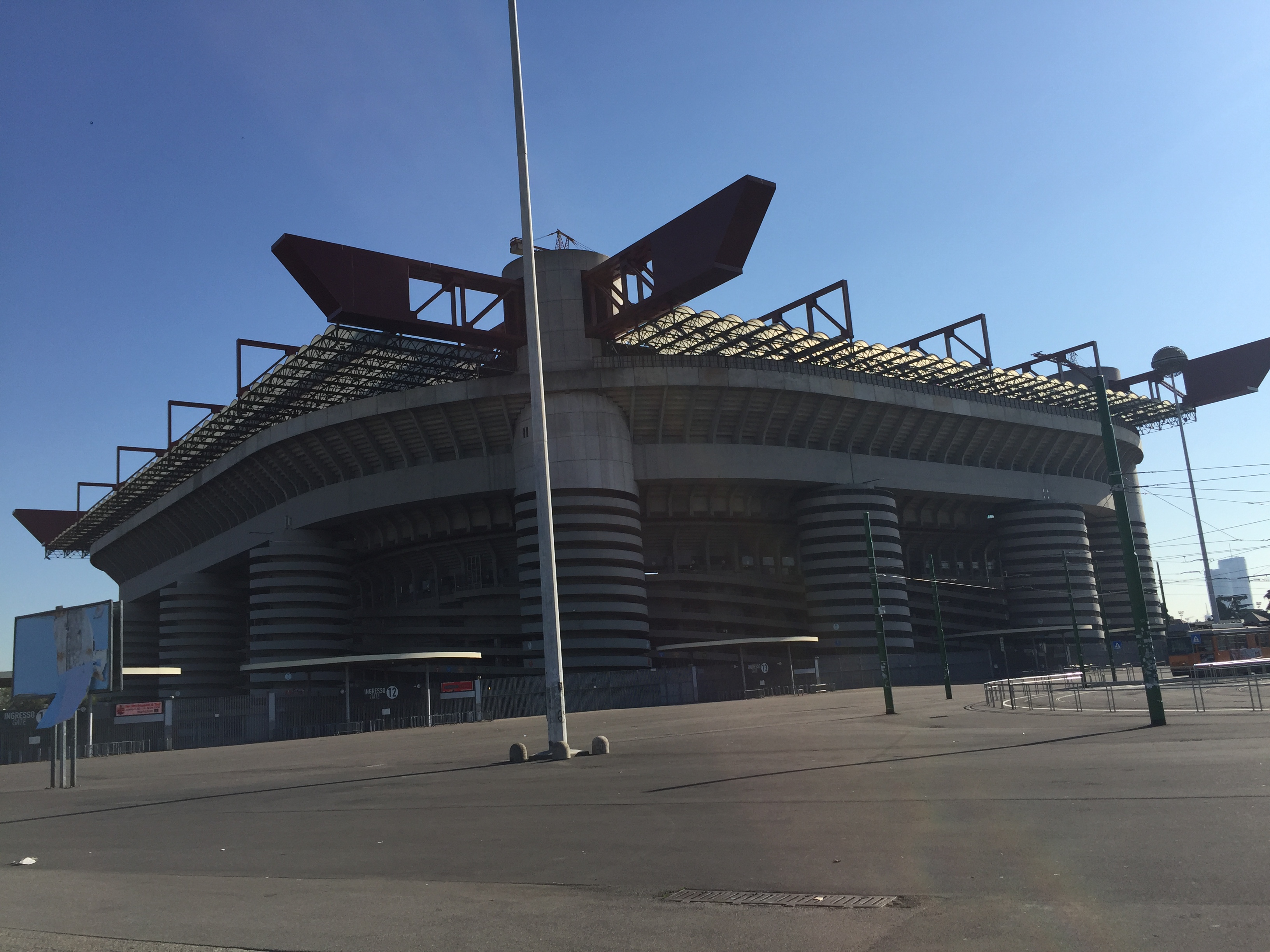 九圣唱粤语歌,圣西罗战歌