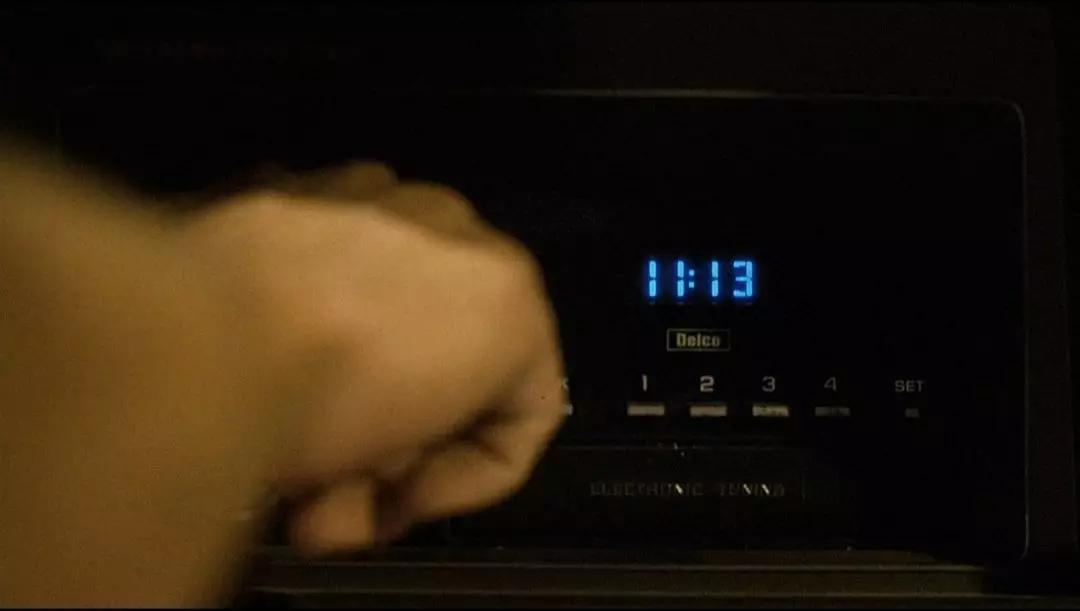 一部被低估的黑色幽默经典电影,一部极具讽刺意味的黑色幽默电影