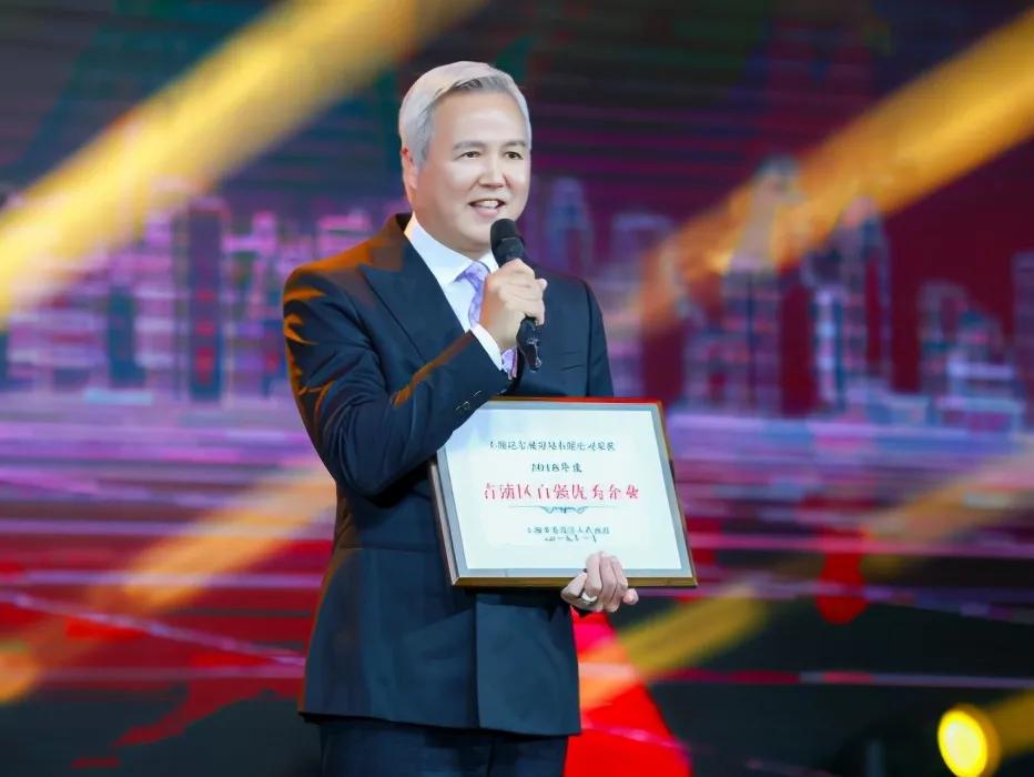 富婆张庭的迷惑行为:身家300亿,日花费不到10元?