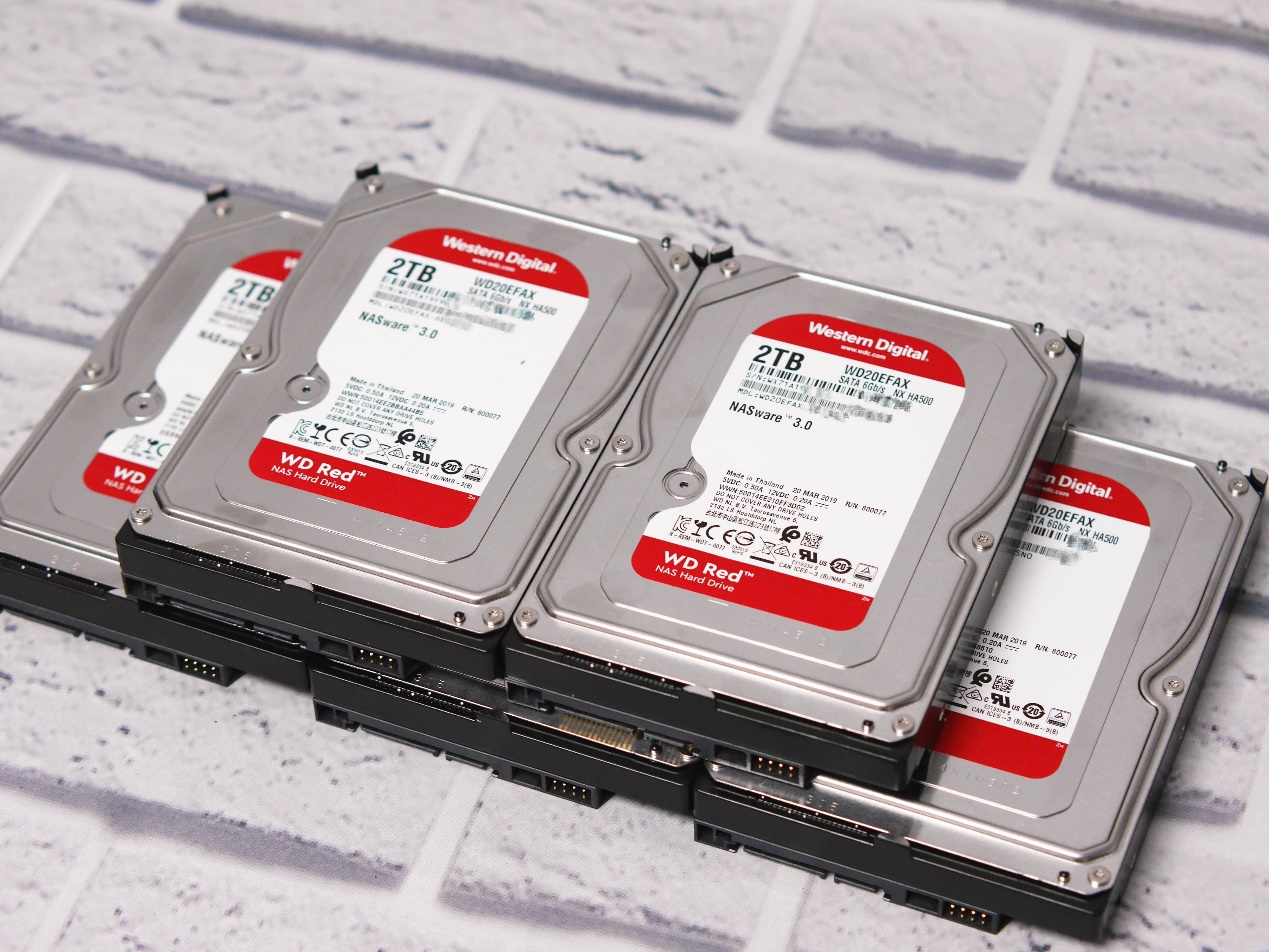 折腾NAS半年后的感受：也许我们需要的只是一个硬盘柜而已