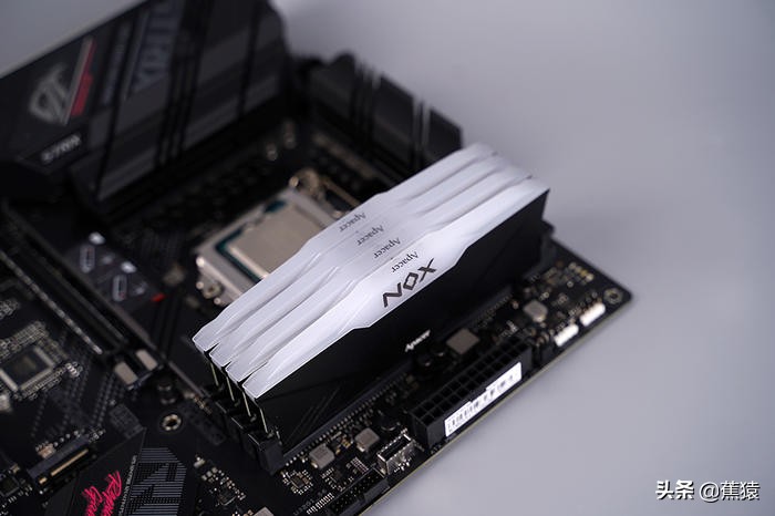 安钛克CUBEDRAK装机展示,11700+ROGB560-G+3080TI