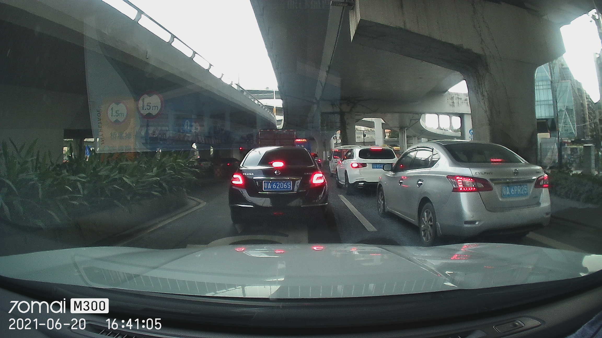 70迈智能记录仪m300说明书,70迈智能记录仪m500和m300哪个好