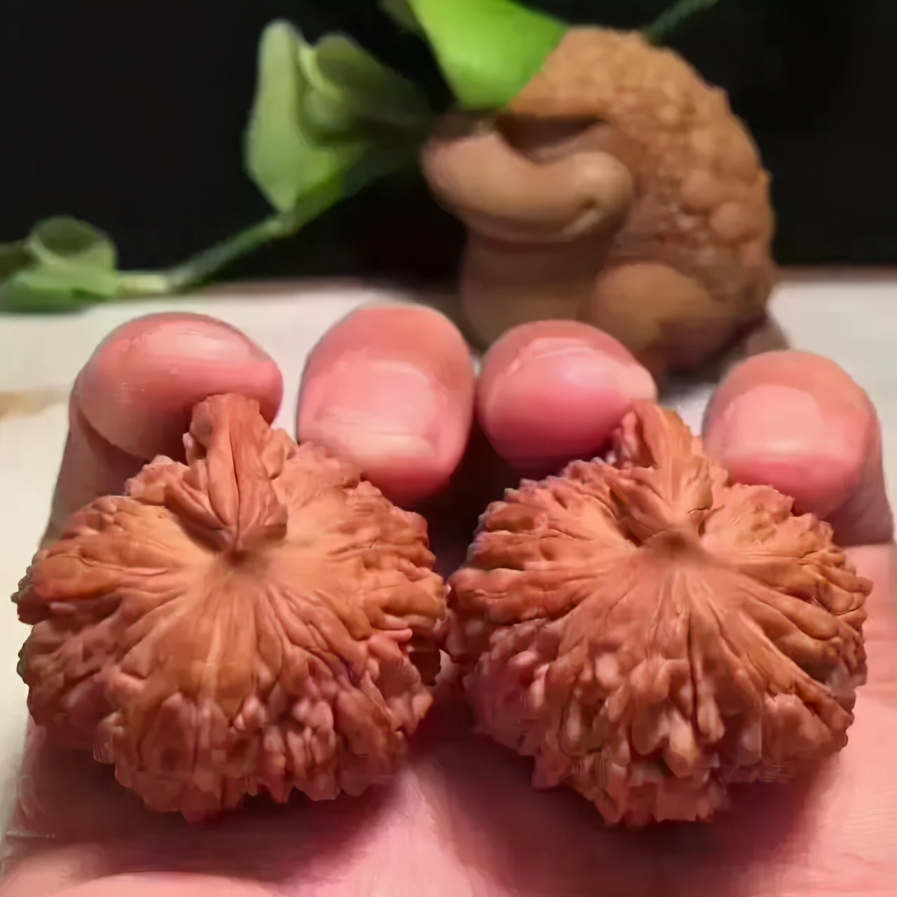 怎么快速盘核桃又红又亮,核桃包浆上色玉化最快的方法