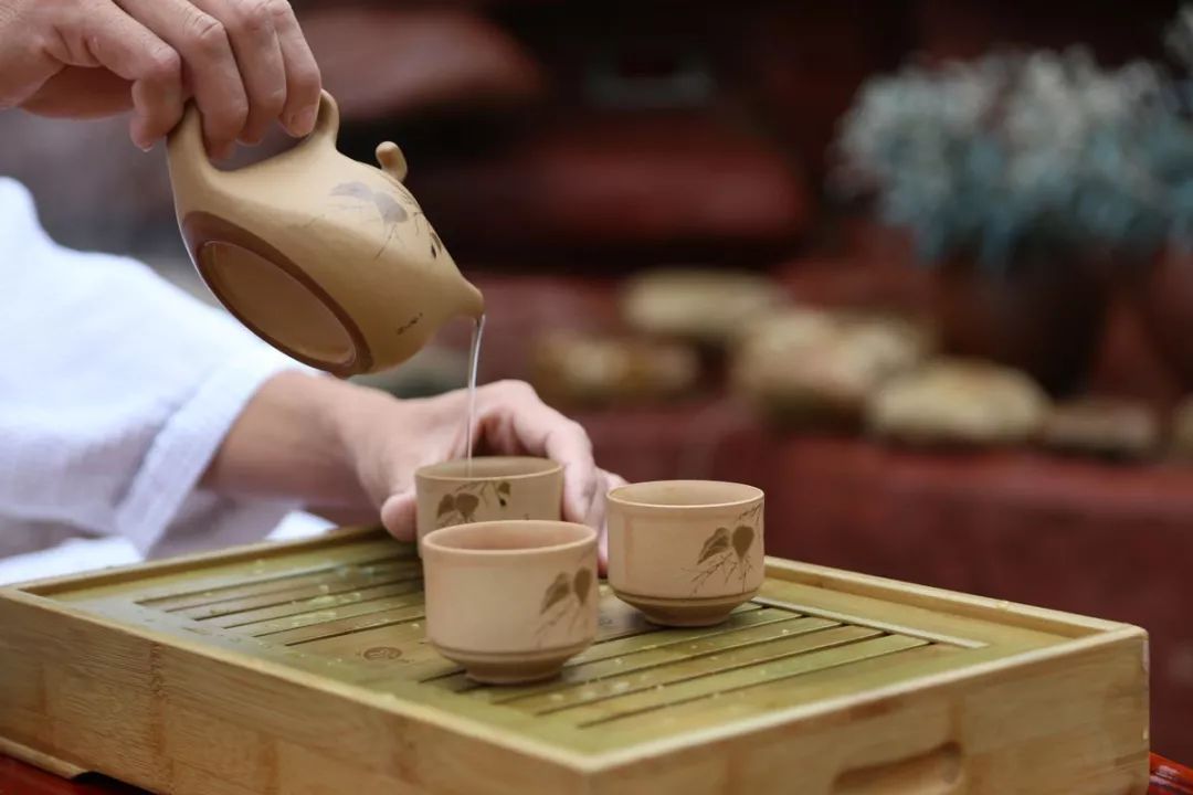 下午喝茶晚上睡不着是什么原因,晚上喝茶睡不着觉