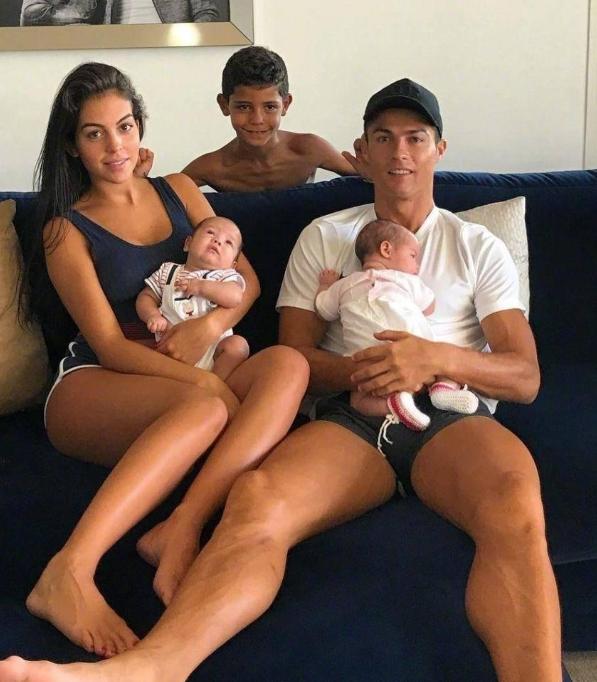 c罗历任女友伊莲娜,c罗历任女友大盘点