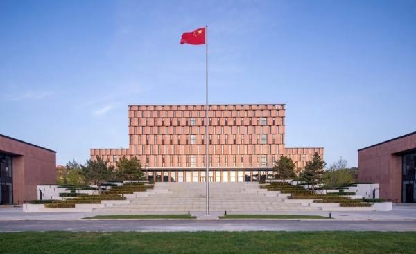 大连再添新大学，宿舍豪华如酒店引争议，何不直接把钱用于科研