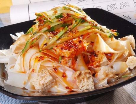 凉皮做法凉面配方,陕西现做凉皮最正宗的做法