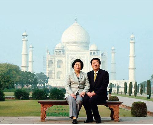 走近*镕基朱**及其家人：妻子劳安很“可爱”