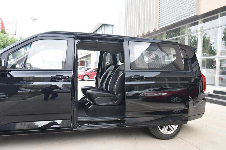 五菱征程行政版多少钱,五菱征程的优缺点