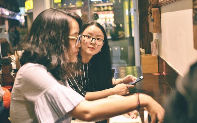 大学宿舍室友之间的氛围,大学宿舍怎么和自私的舍友相处