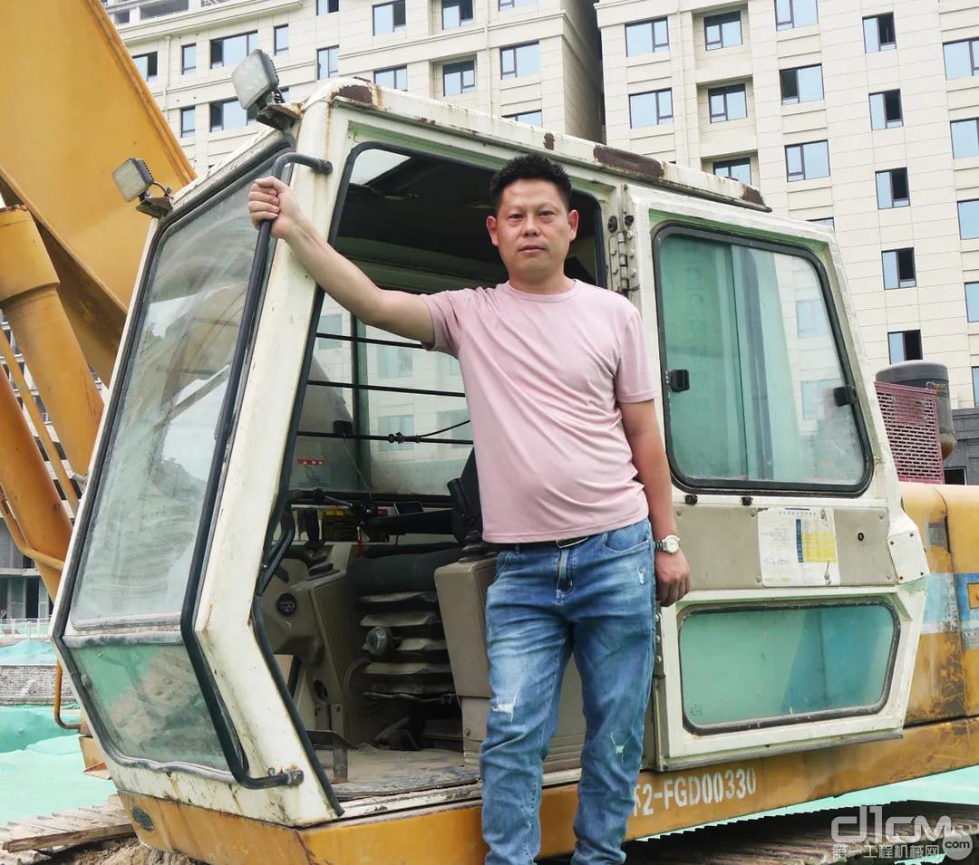 21年劲工轮式挖掘机,最老的现代挖掘机