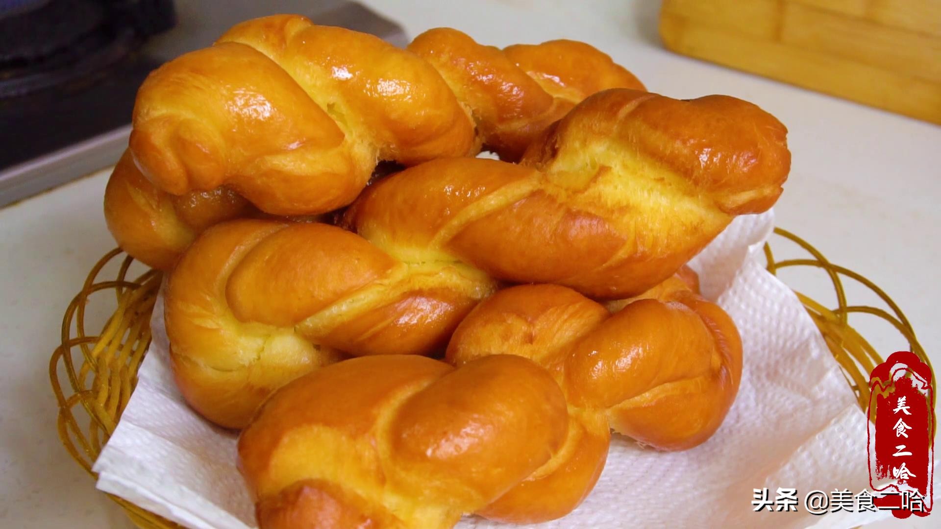 炸麻花的正确方法和技巧,炸麻花怎样和面麻花软乎