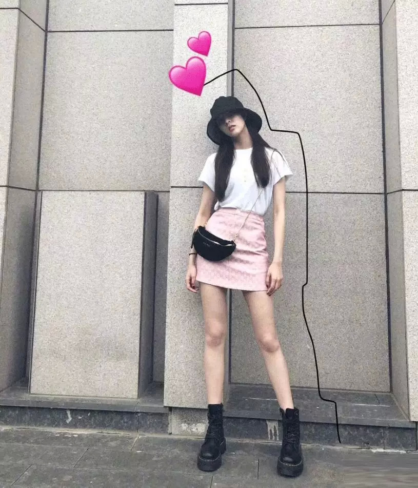 一点也不热，酷妹的马丁靴里都有空调