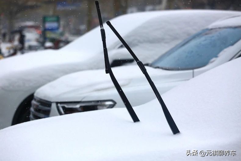汽车玻璃雨刮刮不干净怎么解决,雨刮总有一块刮不干净怎么办