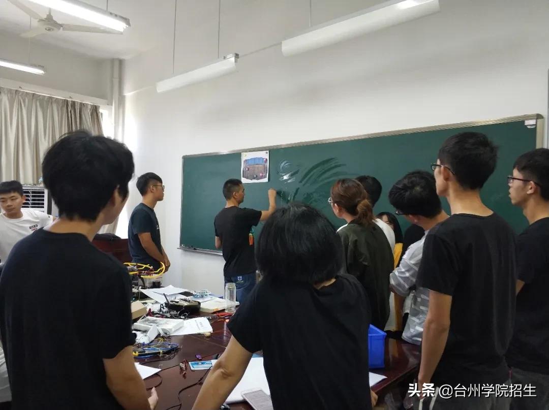 电子信息工程专业要学的专业基础,电子信息工程专业简介和发展前景