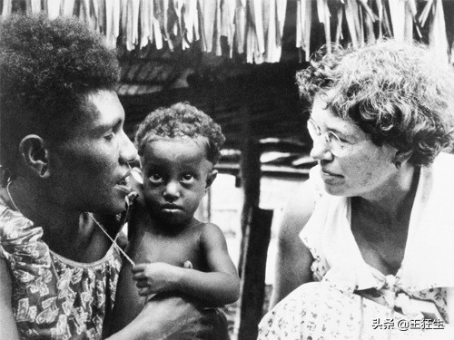 Blinkist性别教育：《她/他/Ta们/我》