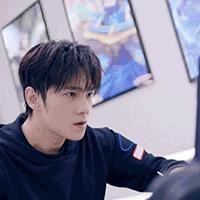 与美团饿了么等平台进行战略合作,美团饿了么公关大战