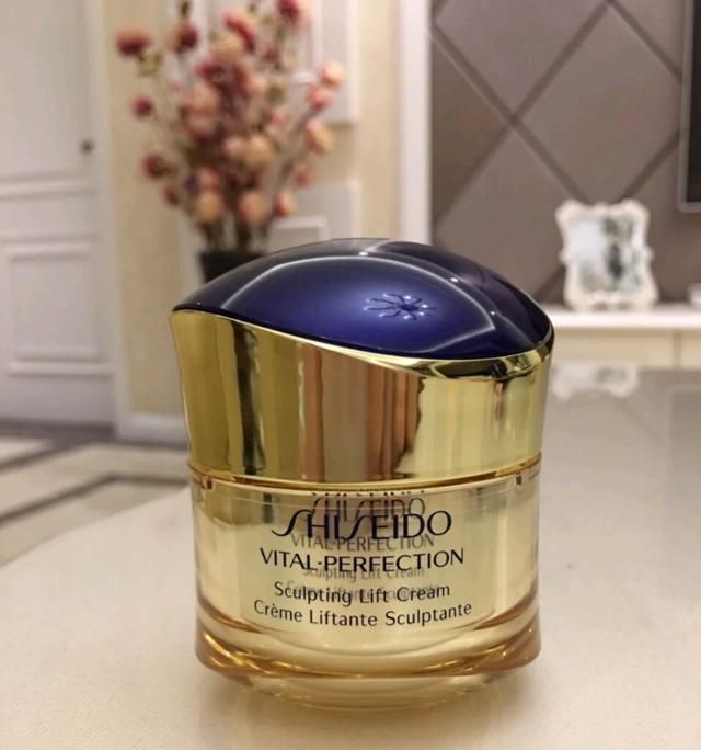 补水保湿清爽滋润的面霜,清爽不油腻补水保湿面霜