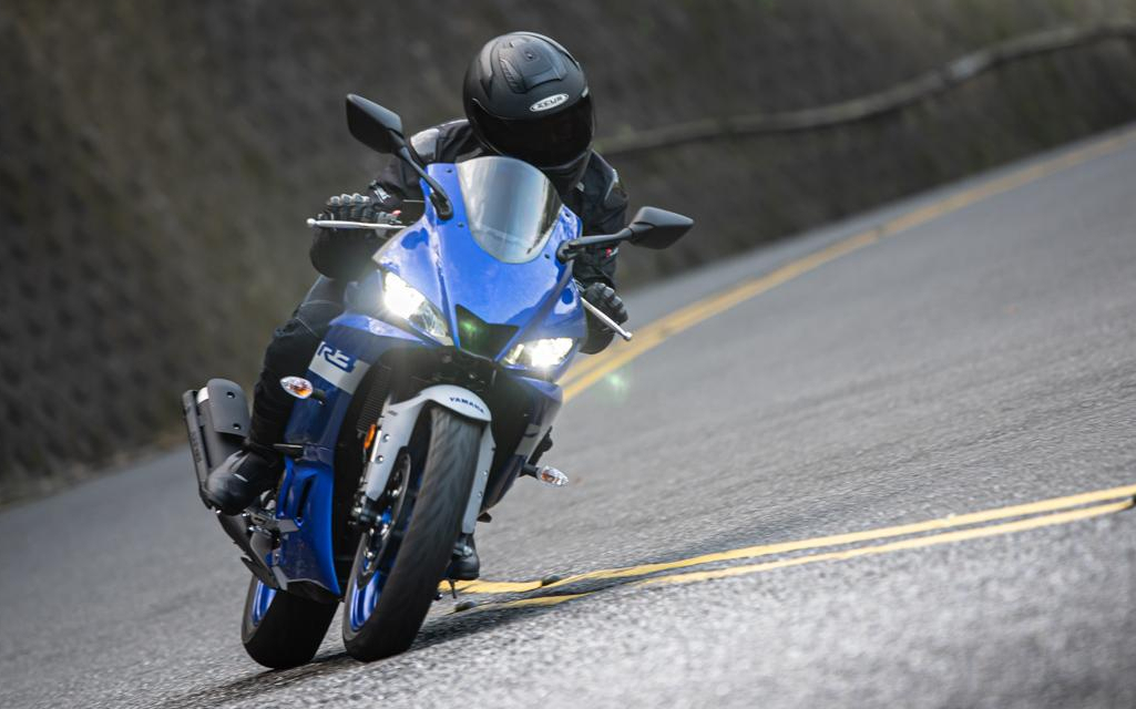 雅马哈r3点评,雅马哈r3和ktmduke390选哪个好