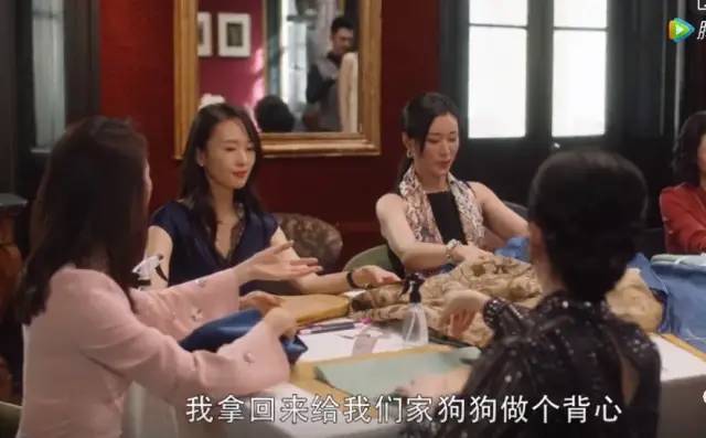 两个美女在公司打架薅头发,泰剧女人打架抓脸薅头发