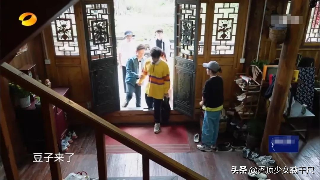 吴昕卖闲置惹争议,吴昕卖的t恤翻车视频