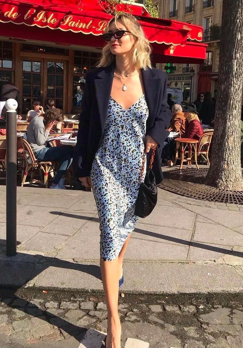 今夏流行的碎花裙时尚还减龄,碎花裙是春天必备单品