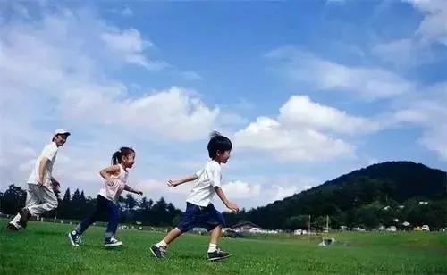 科普孩子近视100度需要戴眼镜吗,儿童近视100度戴眼镜可以矫正吗