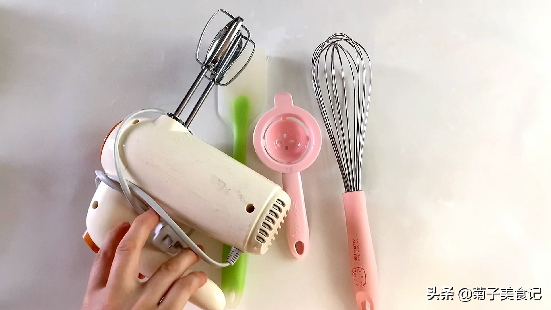 在家做蛋糕的简单做法维语版,在家做蛋糕配方和做法