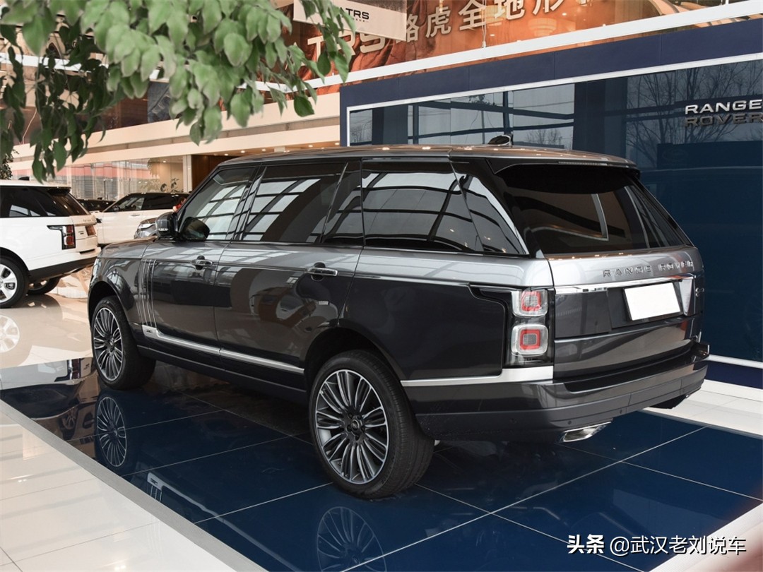 宾利添越路虎揽胜行政版选哪个,路虎揽胜2020款双拼色5.0典藏版