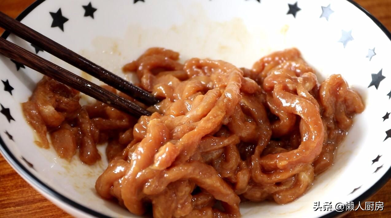 花生芽炒着吃用不用焯水,花生芽可以炒蛋吗