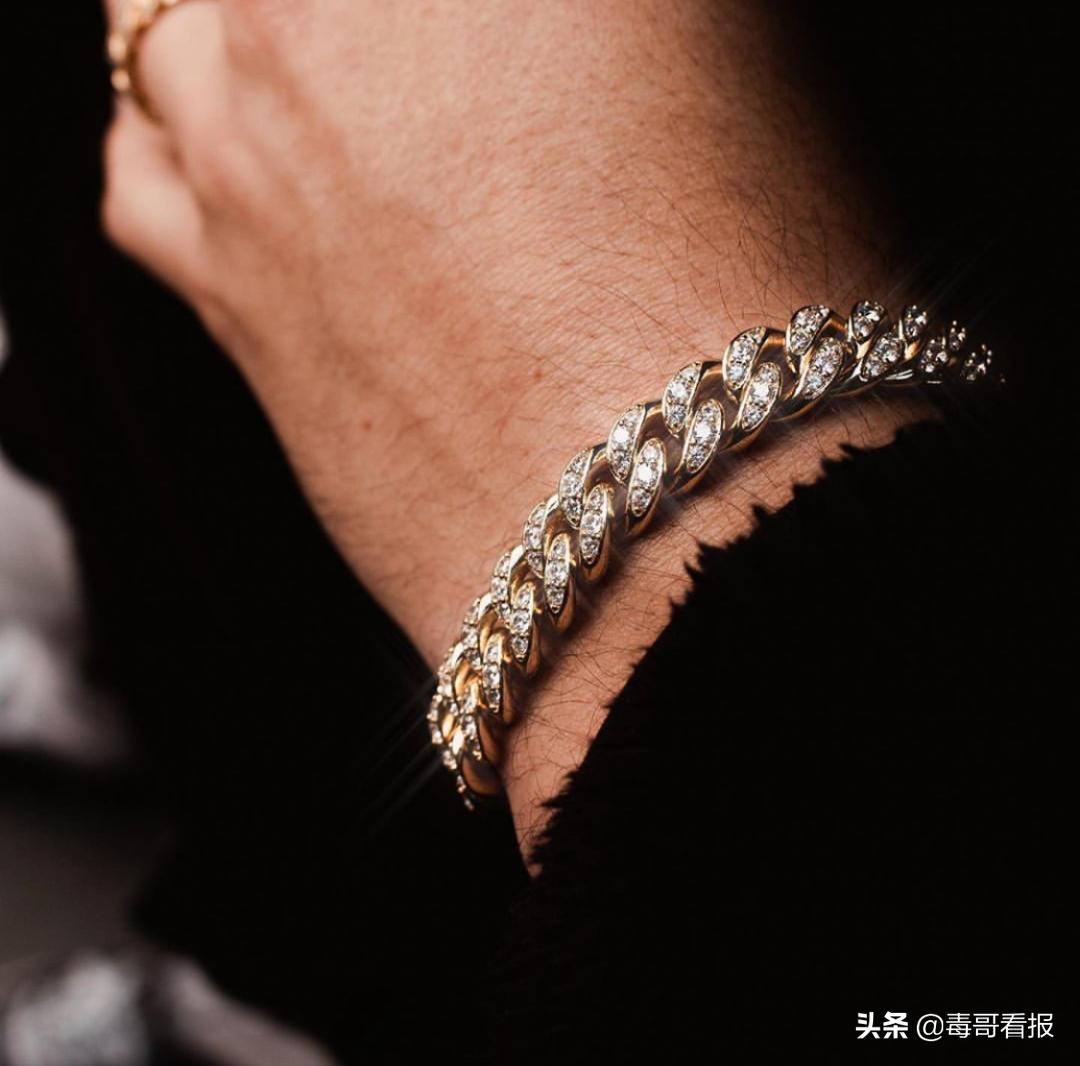 搞定这3类首饰，让你的穿搭脱颖而出