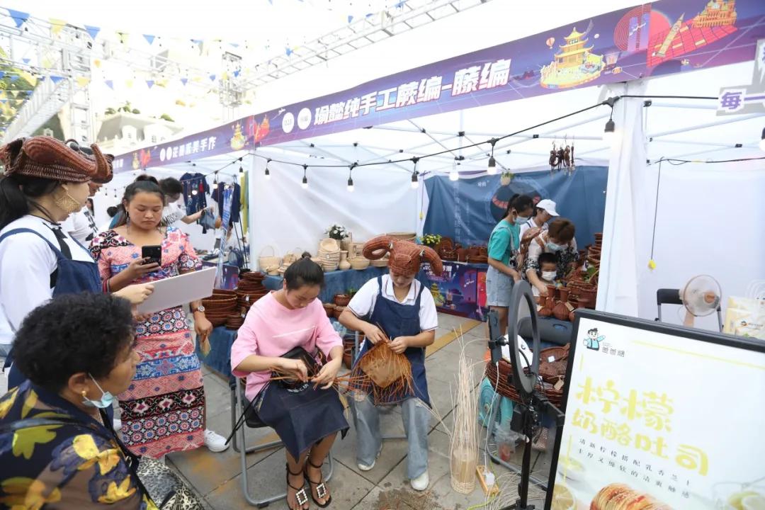 贵阳潮人为何扎推前往这里吃喝玩乐购?速戳