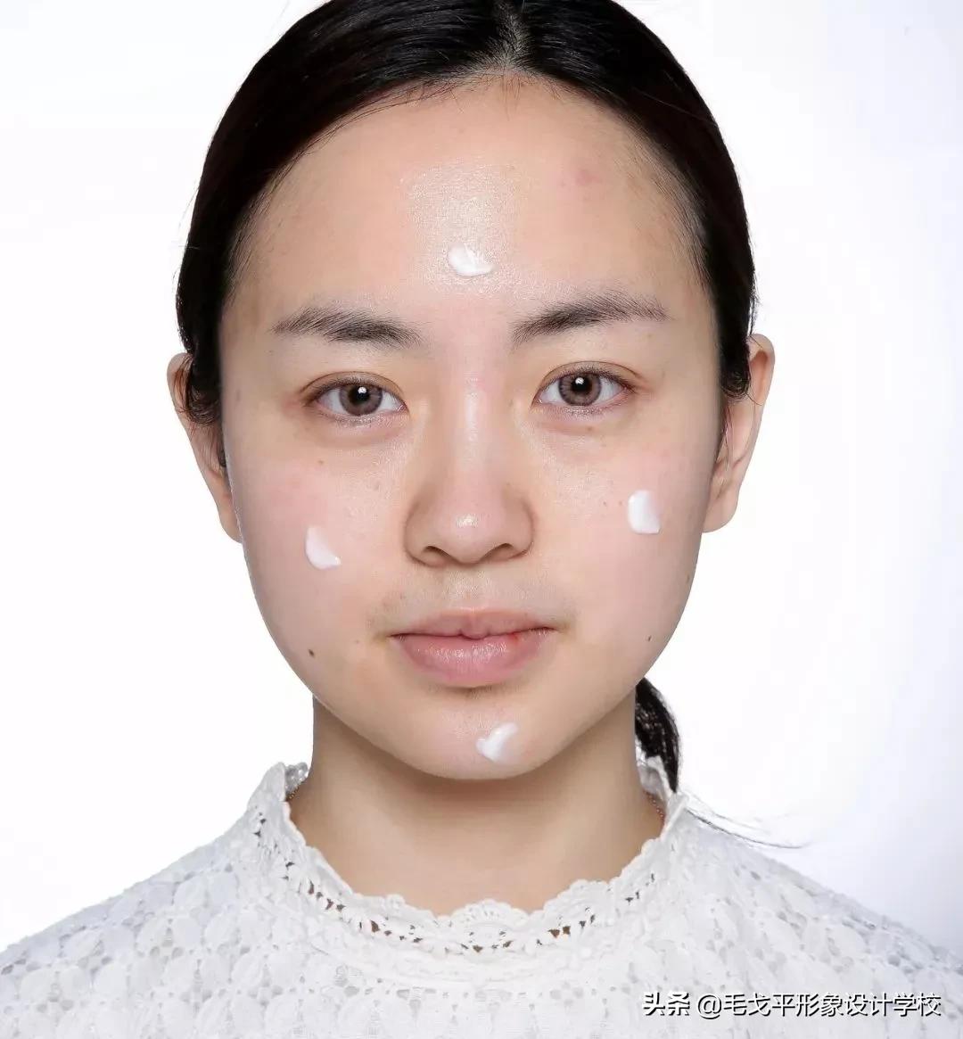 经常化妆长痘怎么办,长脸怎么从无效化妆变成有效化妆