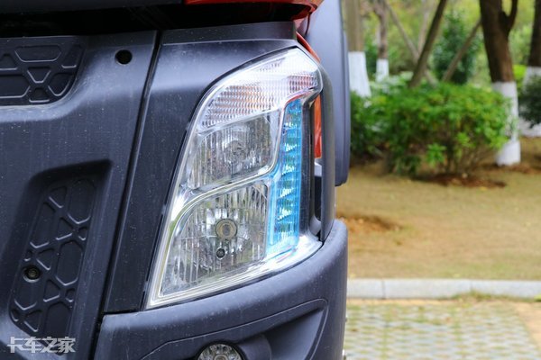 东风天龙4x2港口牵引车,目前最便宜4x2港口牵引车