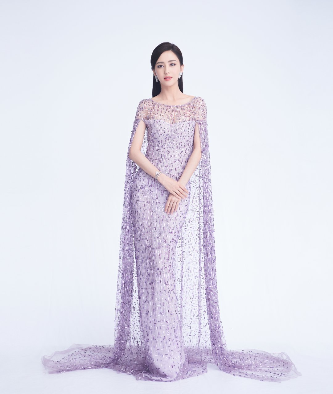 佟丽娅粉色抹胸礼服,佟丽娅在电视剧穿旗袍