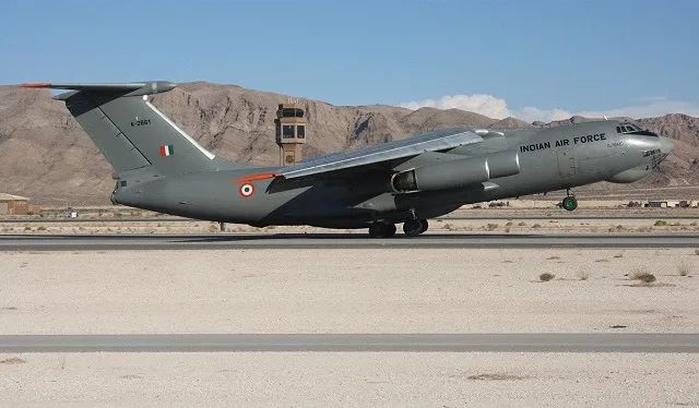 印度阿琼坦克搞笑视频,中国99a坦克vs印度阿琼坦克