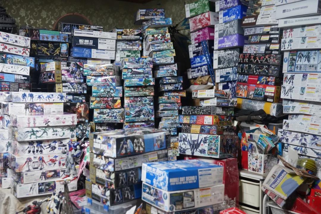 万代hg高达柯西模型,万代模型rg和hg哪个好