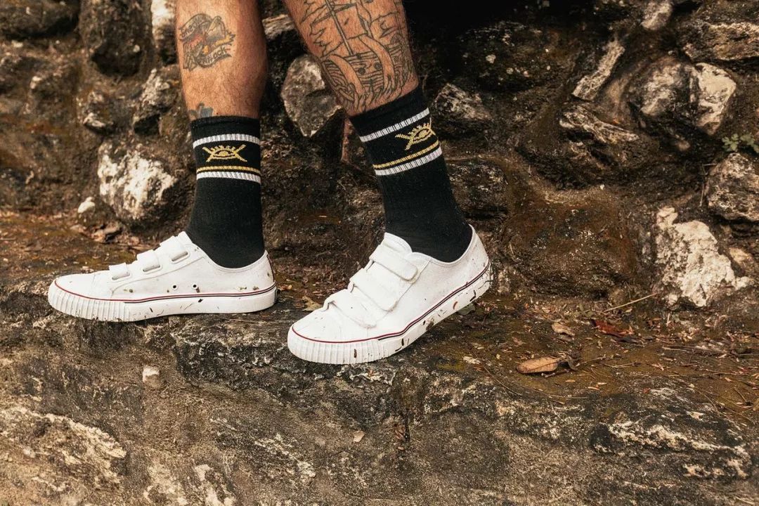 vans帆布鞋跟匡威哪个好,匡威和vans帆布鞋哪个品牌好穿