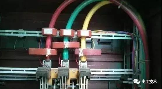 配电箱安装两个电流互感器,配电箱互感器为什么要装三个