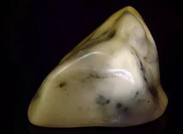 捡到这些石头不要扔真的很值钱,哪些石头价值连城千万别扔