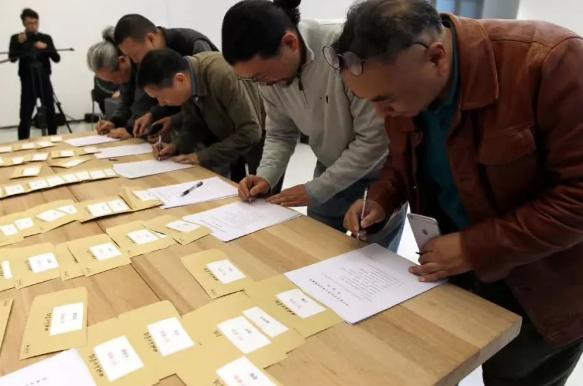 初中生“摩斯密码”字体走红，谜一样的笔画，老师看了想打人