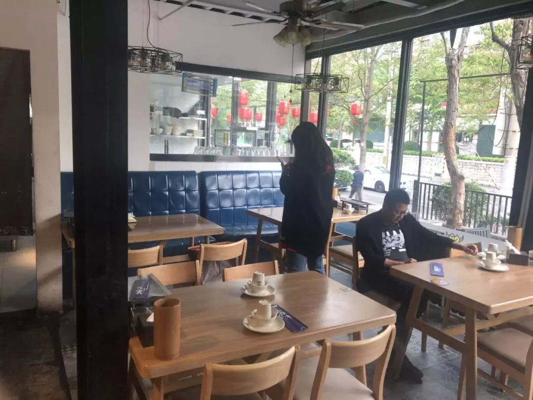 这家店只卖牛肉串,自助烧烤肉串店39元一位